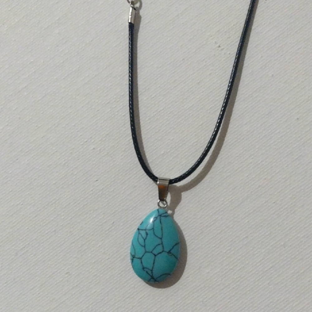 Elegant Turquoise Pendant Necklace